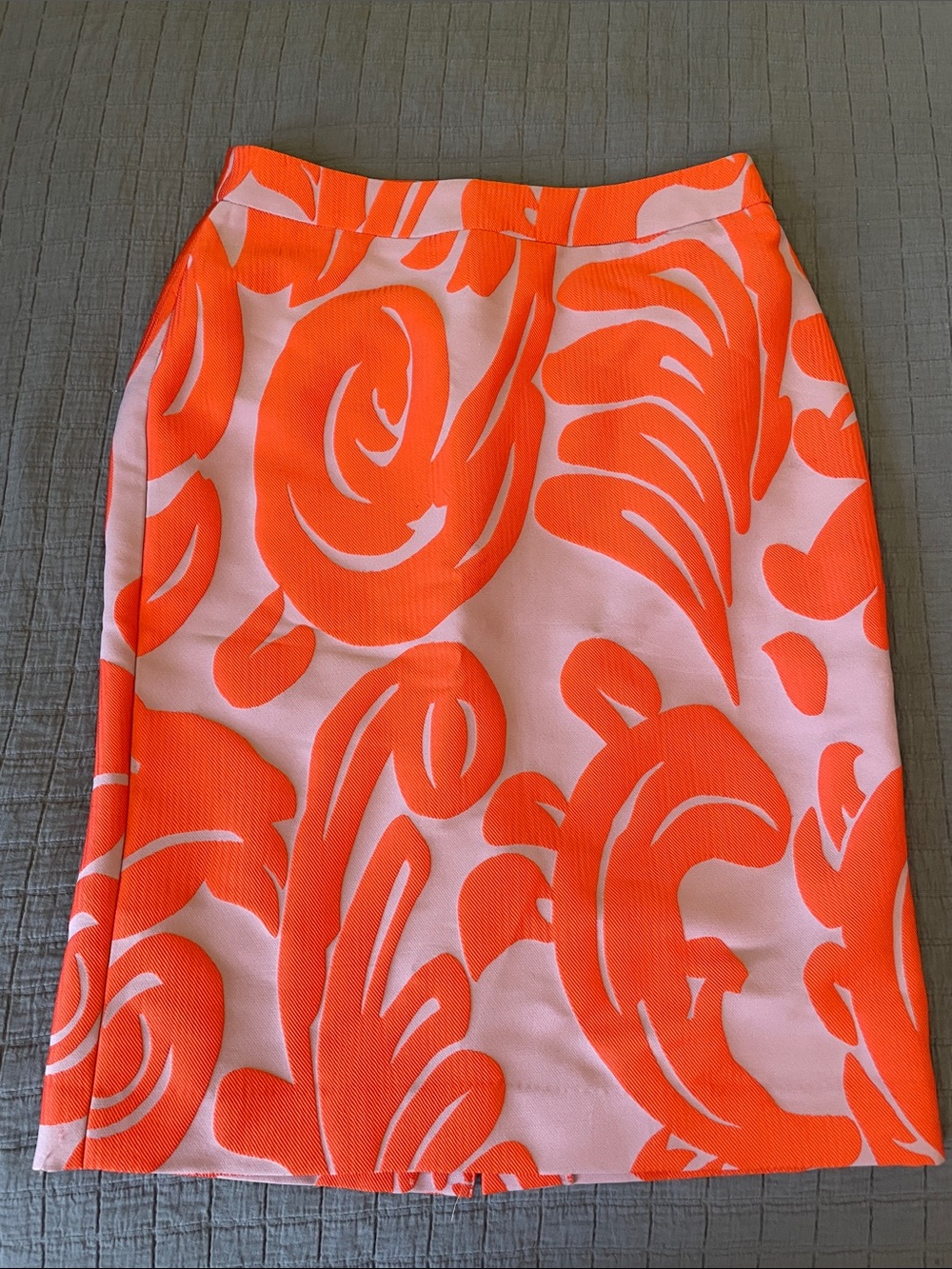 Ann Taylor women’s Coral & Light PinkPatterned A-Line Skirt waist 28” length 24”